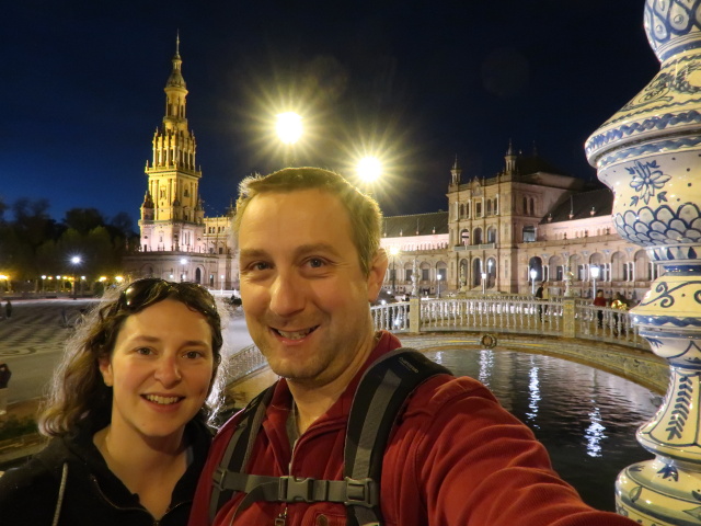 Sabine und ich auf der Plaza de Espana in Sevilla (21. Nov.)