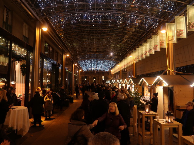 Advent-Genussmarkt bei der Oper