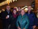 Friedrich, Carmen, Jakob, Doris und ich am Advent-Genussmarkt bei der Oper