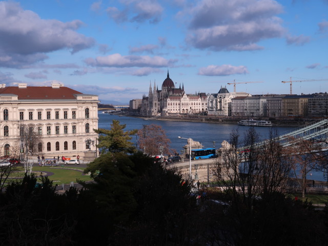 Donau bei der Kettenbrücke (23. Dez.)