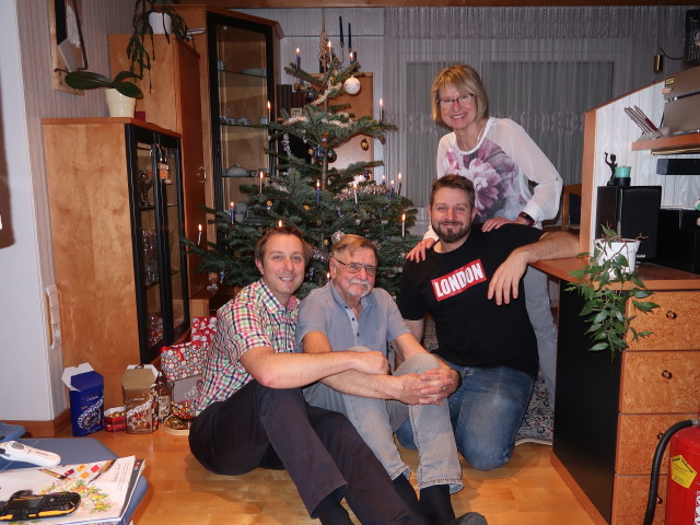 Ich, Papa, Markus und Mama (24. Dez.)