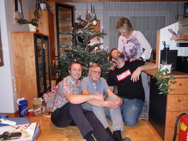 Ich, Papa, Markus und Mama (24. Dez.)