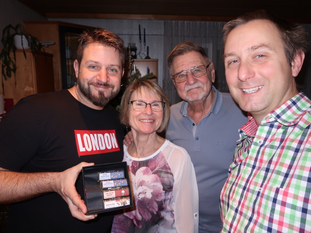 Markus, Mama, Papa und ich (24. Dez.)