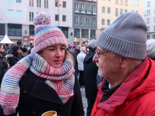 Stephanie und Papa am Stephansplatz