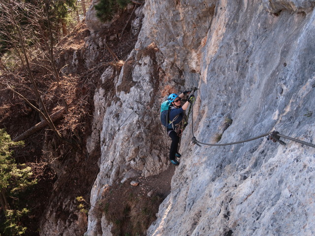 Gebirgsvereins-Klettersteig: Sabine in der Headwall