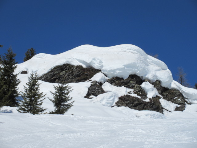 neben der Sonnkogelpiste