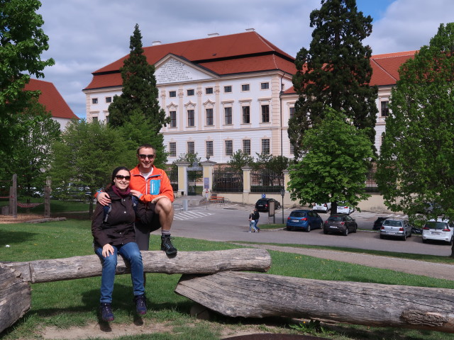 Sabine und ich beim Stift Göttweig, 425 m