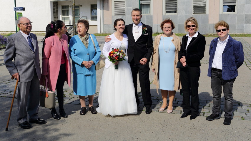 Johann, Susanne, Herta, Sabine, ich, Brigitte, Mama und Eva © novaczek.at