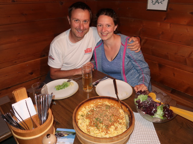 Ich und Sabine in der Älpelehütte, 1.558 m (22. Juni)