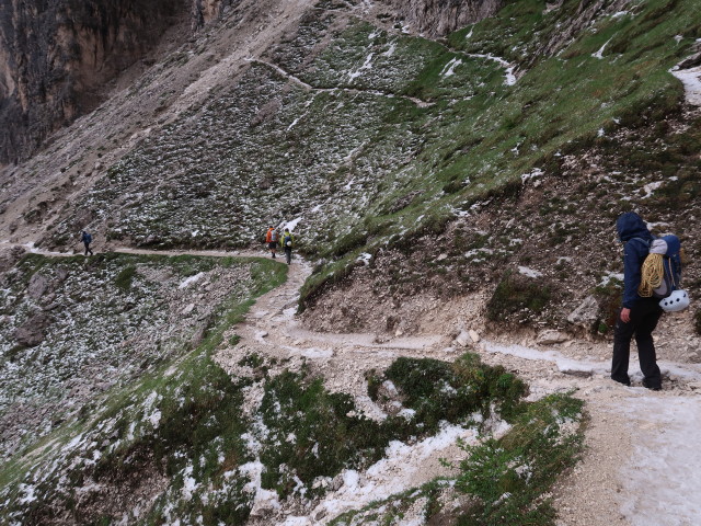 Werner, Erich, Philipp und Ursa am Weg 115 zwischen Rifugio Fratelli Fonda Savio und Misurina