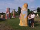 Kunstmuseum Waldviertel: Sabine und ich im Skulpturengarten