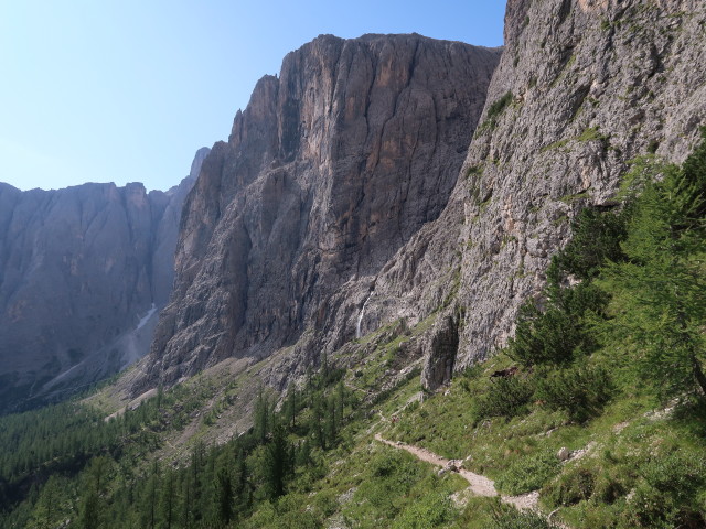 Pisciadù-Klettersteig: zwischen Einstiegswand und Haupteinstieg (3. Aug.)