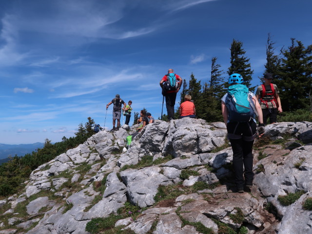 Sabine am Weg 740 zwischen Franz-Scheikl-Klettersteig und Hochlantsch