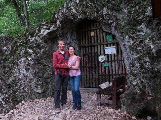 Ich und Sabine beim Eingang