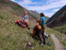 Evelyn und Bernadette am Weg 902 zwischen Vernagtbach und Hochjoch-Hospiz (17. Aug.)