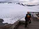 Bernadette und Evelyn beim Brandenburger Haus, 3.277 m (17. Aug.)