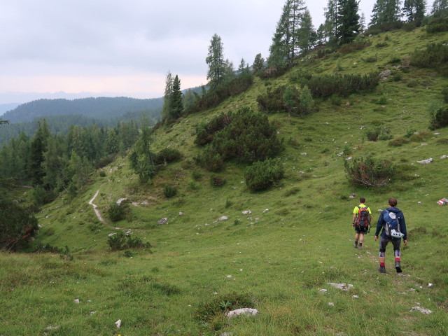 Ronald und Ursa am Weg 285 zwischen Großwiese und Brunnalm (24. Aug.)