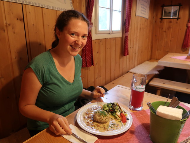 Sabine in der Duisitzkarseehütte (30. Aug.)