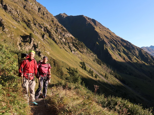 Christoph und Gudrun am Weg 131 zwischen Oberisshütte und Alpeiner Alm (21. Sep.)