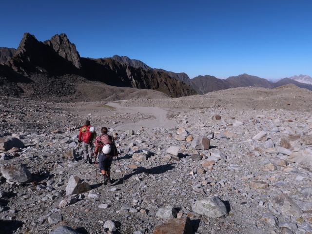 Christoph und Gudrun zwischen Sommerwandferner und Franz-Senn-Hütte (21. Sep.)