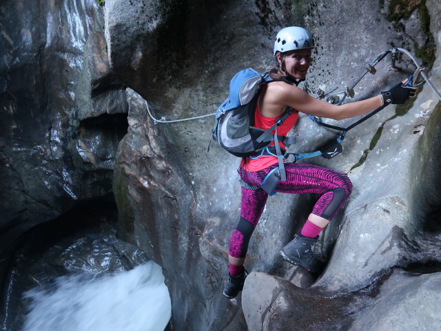 Höllenrachen-Klettersteig: Ursa im ersten Höhlenteil (21. Sep.)