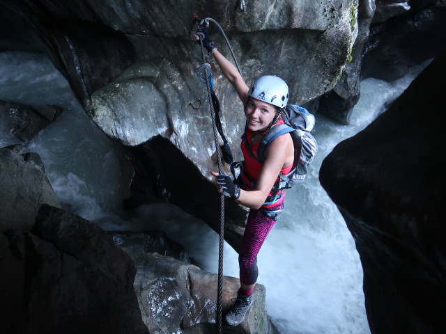 Höllenrachen-Klettersteig: Ursa im ersten Höhlenteil (21. Sep.)