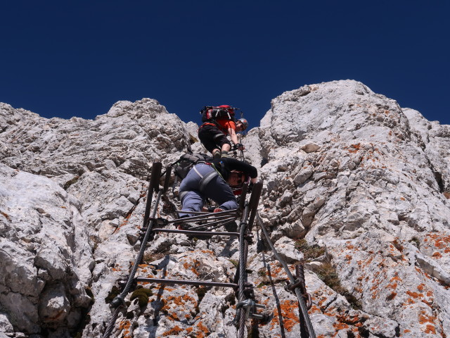 Via Ferrata Scala A. Pipan: Thomas und Birgit auf der Leiter (12. Okt.)