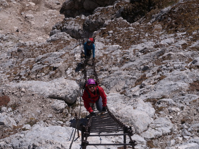 Via Ferrata Scala A. Pipan: Thomas und Birgit auf der Leiter (12. Okt.)