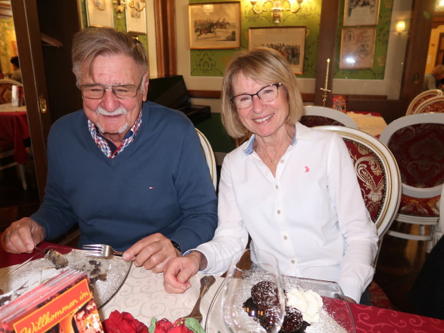 Papa und Mama im Restaurant Schönbrunner Stöckl