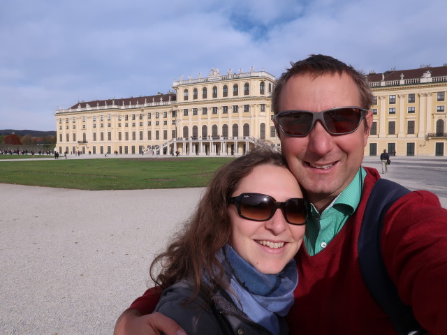 Sabine und ich beim Schloss Schönbrunn