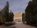 Schloss Schönbrunn von der Obeliskenallee aus