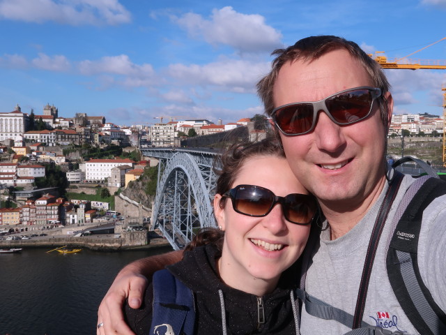 Sabine und ich bei der Ponte Dom Luís I in Porto (18. Nov.)