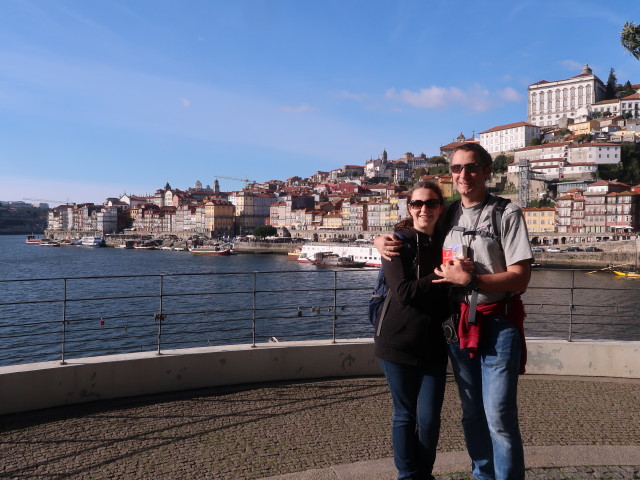 Sabine und ich bei der Ponte Dom Luís I in Porto (18. Nov.)