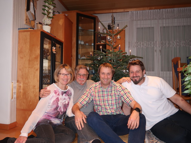 Mama, Papa, ich und Markus (24. Dez.)