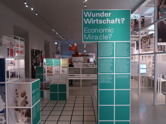 Sonderausstellung 'Aufbruch ins Ungewisse - Österreich seit 1918'