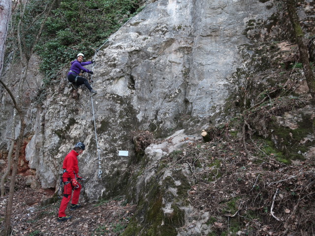 Linker Bergkraxlerwand-Klettersteig: Jörg und Maria im Einstieg