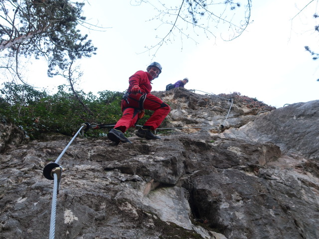 Linker Bergkraxlerwand-Klettersteig: Jörg und Maria in der Schlüsselstelle