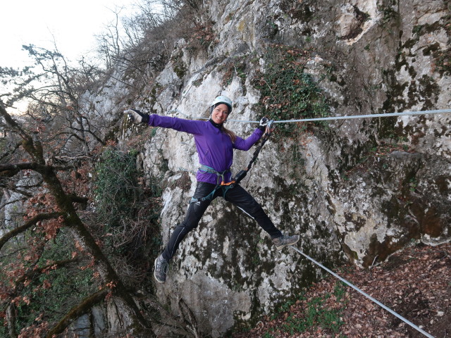 Bergkraxlerwand-Klettersteig: Maria auf der Seilbrücke