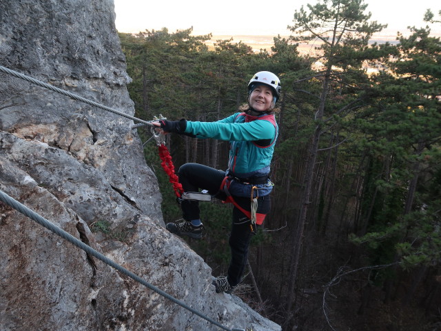 Bergkraxlerwand-Klettersteig: Irene zwischen linkem und rechtem Klettersteig