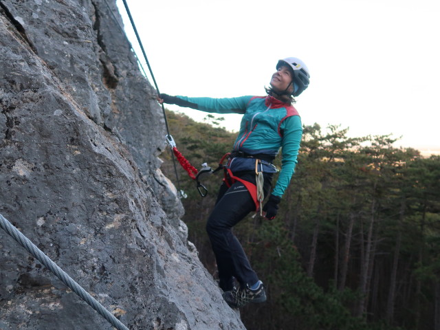 Bergkraxlerwand-Klettersteig: Irene zwischen linkem und rechtem Klettersteig