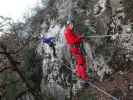 Bergkraxlerwand-Klettersteig: Maria und Jörg auf der Seilbrücke