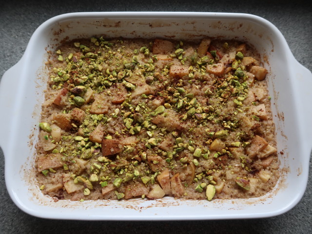 Gebackene Quinoa mit Äpfeln, Zimt, Vanille, Kokosmilch und Pistazien (22. März)