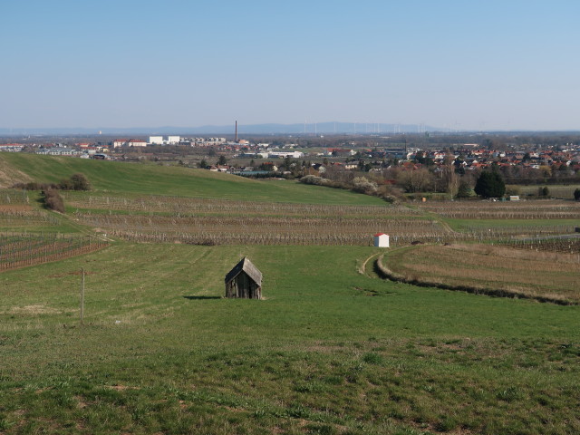 neben dem 1. Wiener Wasserleitungsweg zwischen Pfaffst&auml;tten und Gumpoldskirchen