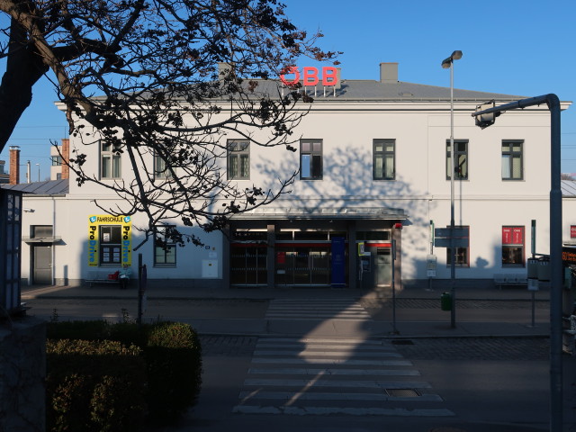 Bahnhof M&ouml;dling, 213 m