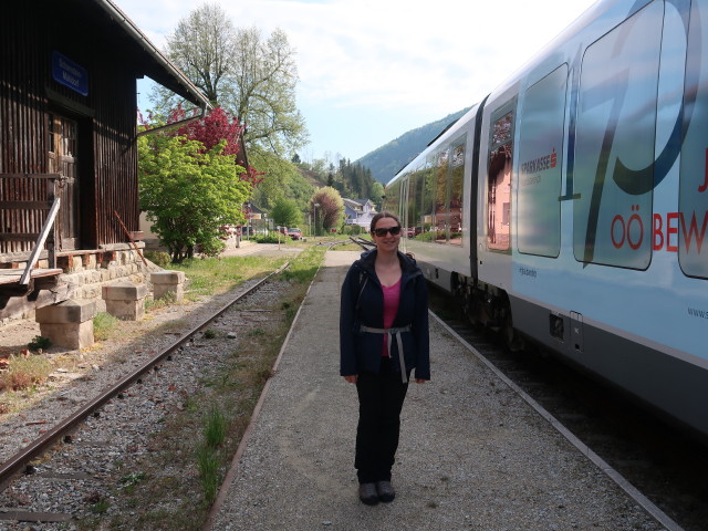 Sabine im Bahnhof Scharnstein-M&uuml;hldorf