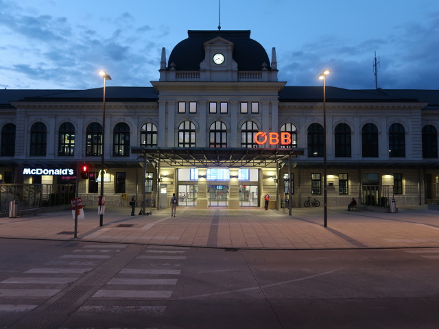 Hauptbahnhof Sankt Pölten, 273 m