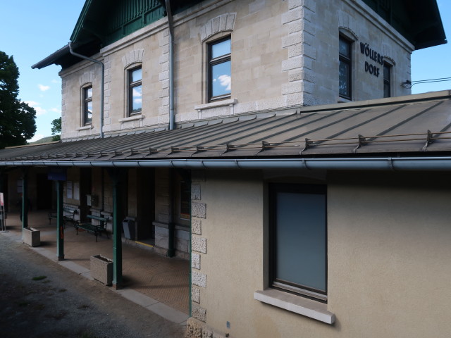 Bahnhof Wöllersdorf, 323 m