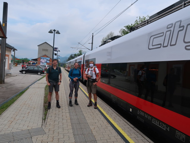 Ronald, Ursa und ich im Bahnhof Roßleithen, 590 m