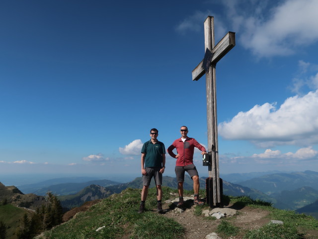 Ronald und ich auf der Matona, 1.998 m (21. Mai)