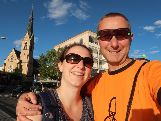 Sabine und ich in der Bahnstraße (24. Mai)